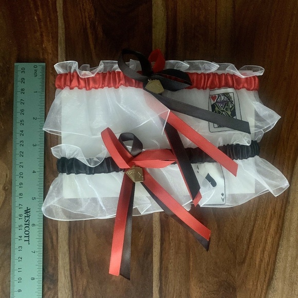 Red Black Satin Las Vegas Queen Ace Card Gold Charm Mesh Stretch Garter Band Set - Picture 10 of 12